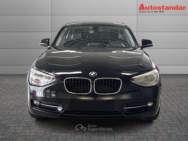 Usata BMW 118 Sport Line 143 CV (105 kW) 2012 Nero Utilitaria
