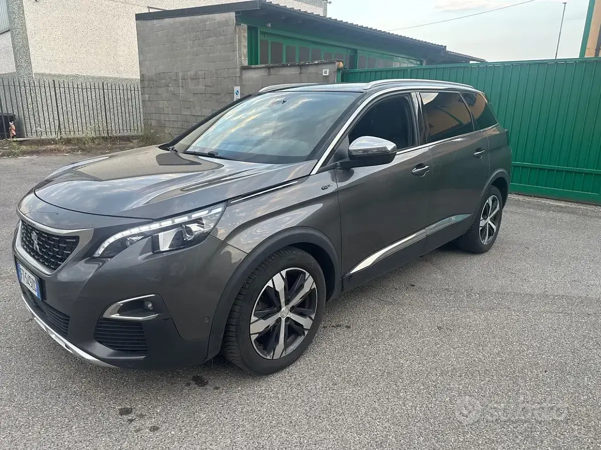 Usata Peugeot 5008 GT-line 177 CV (130 kW) 2019 Grigio SUV