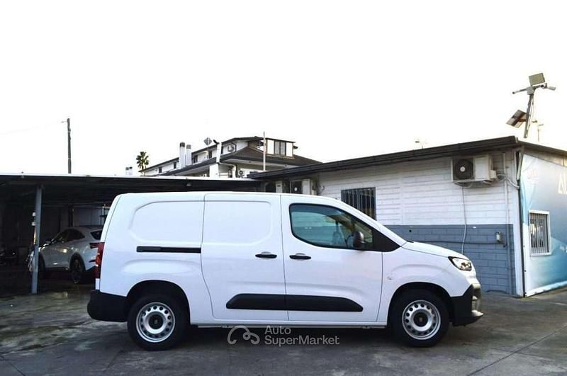 Nuova Fiat Doblò 101 CV (74 kW) 2025 Bianco gelato Monovolume