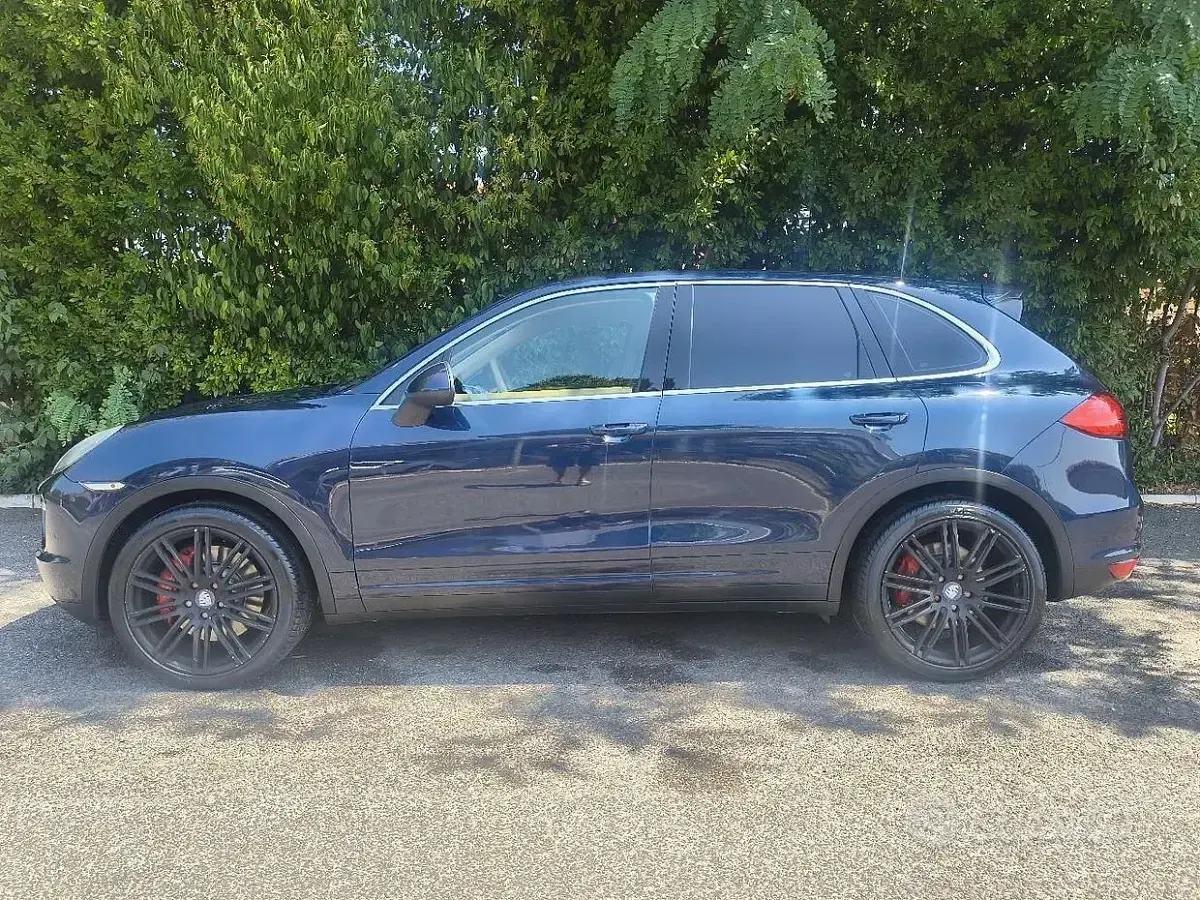 Usata Porsche Cayenne Turbo 500 CV (367 kW) 2011 Bluazzurro SUV