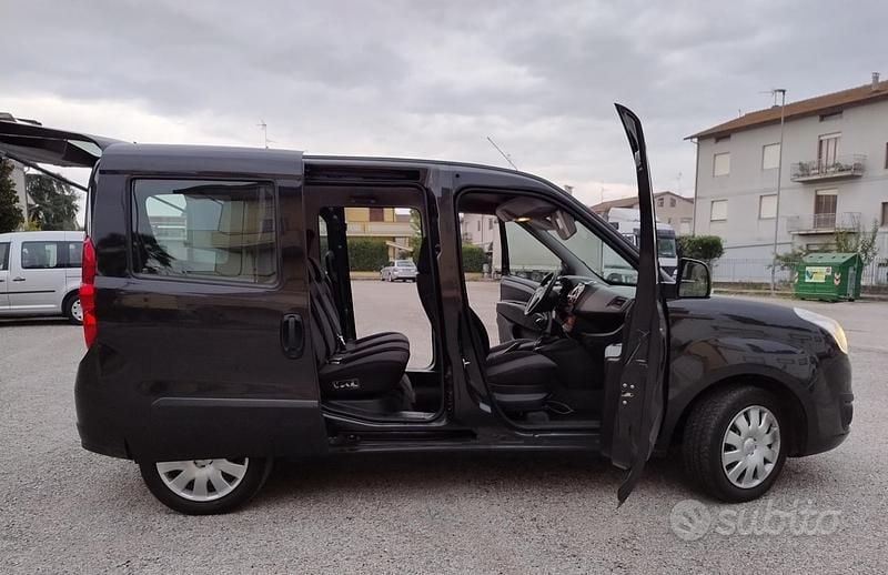 Usata Opel Combo 120 CV (88 kW) 2014 Grigio Monovolume