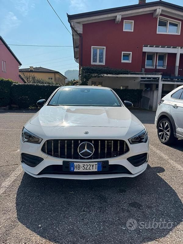 Usata Mercedes CLA200 163 CV (119 kW) 2019 Bianco Station wagon