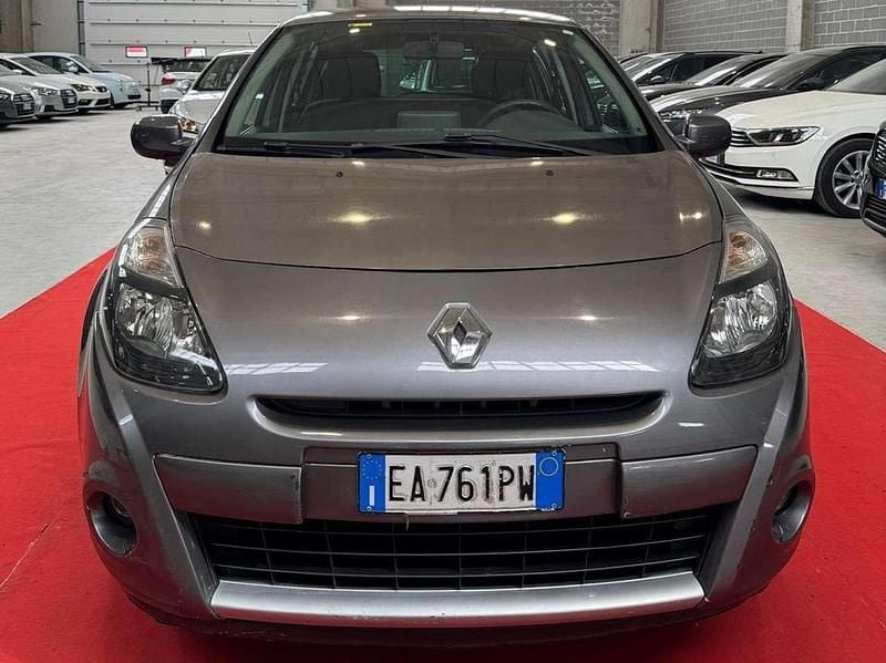 Usata Renault Clio III 75 CV (55 kW) 2010 Grigio Berlina