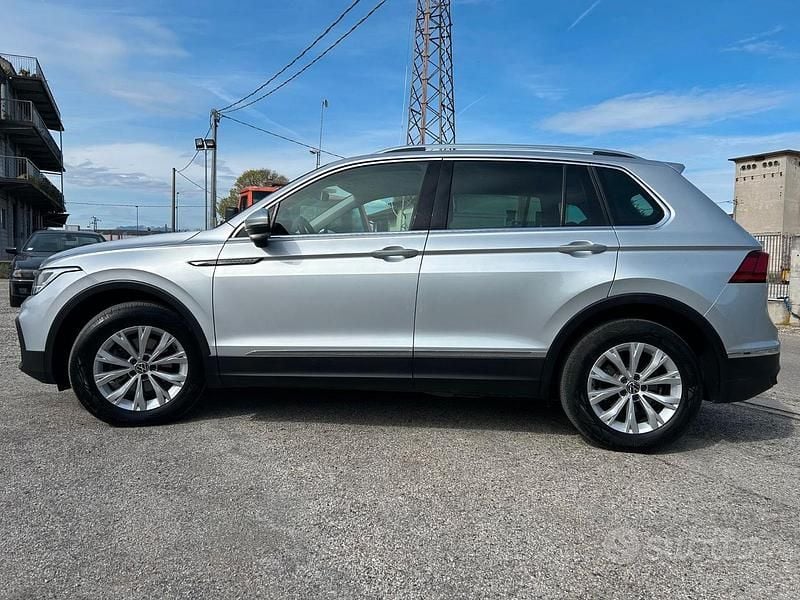 Usata VW Tiguan Life 150 CV (110 kW) 2022 Grigio SUV