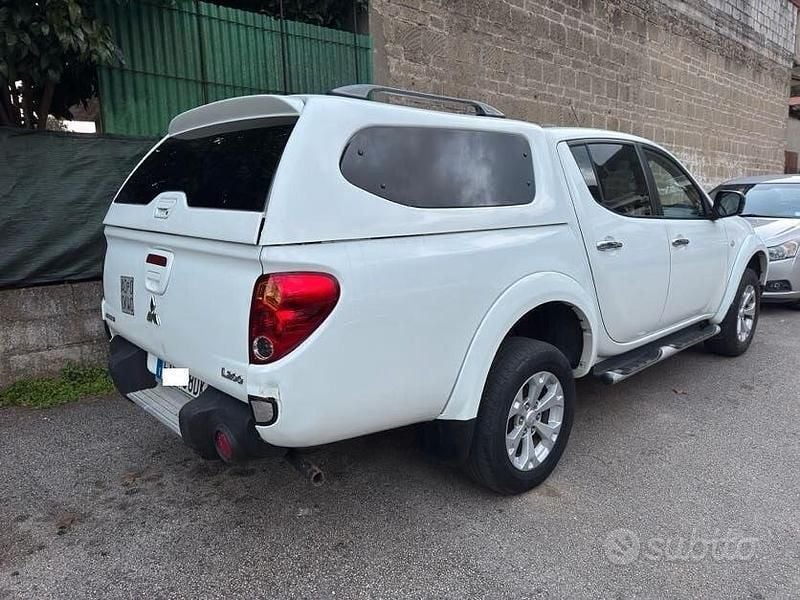 Usata Mitsubishi L200 Intense 178 CV (130 kW) 2013 Bianco Pick-up