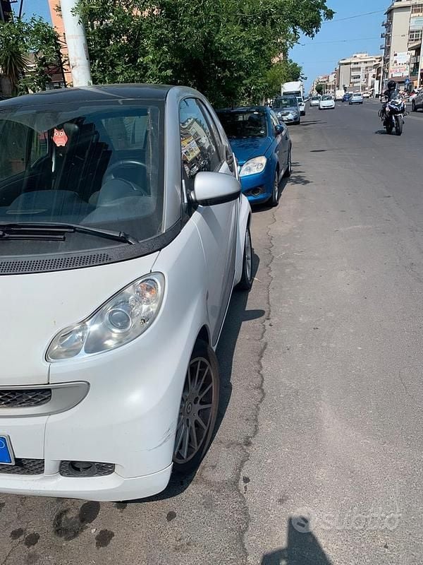 Usata Smart ForTwo Coupé 54 CV (39 kW) 2011 Utilitaria