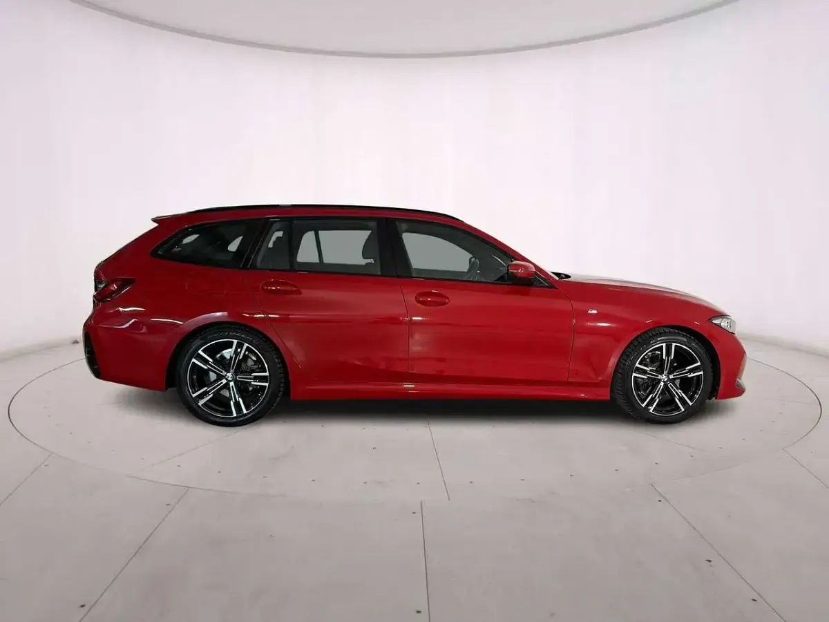 Usata BMW 316 M Sport 122 CV (89 kW) 2024 Melbourne red Station wagon