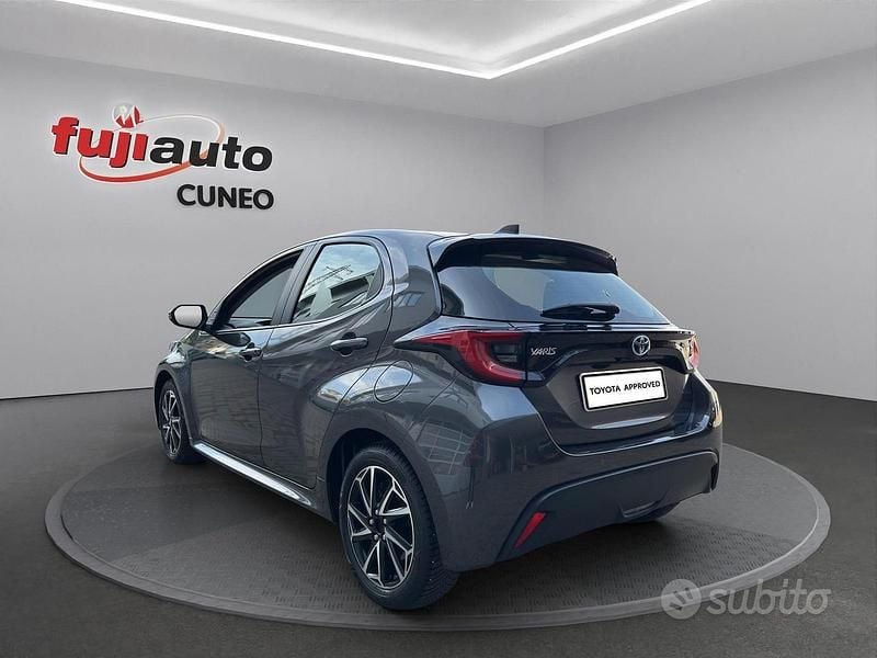 Second-hand Toyota Yaris Hybrid Trend 116 CP (85 kW) 2022 Gri Hatchback