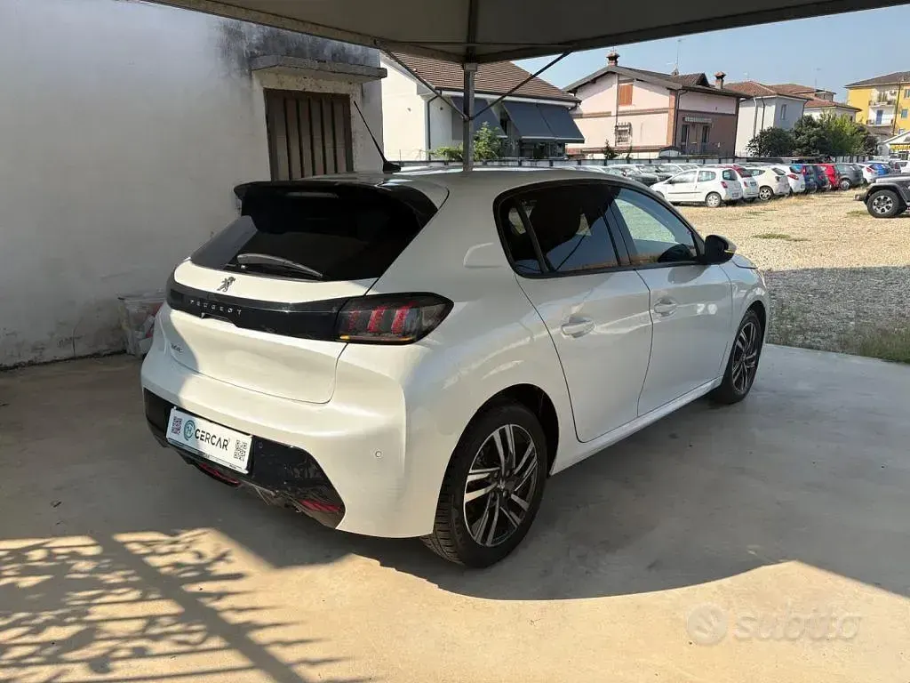 Usata Peugeot 208 101 CV (74 kW) 2021 Bianco Utilitaria