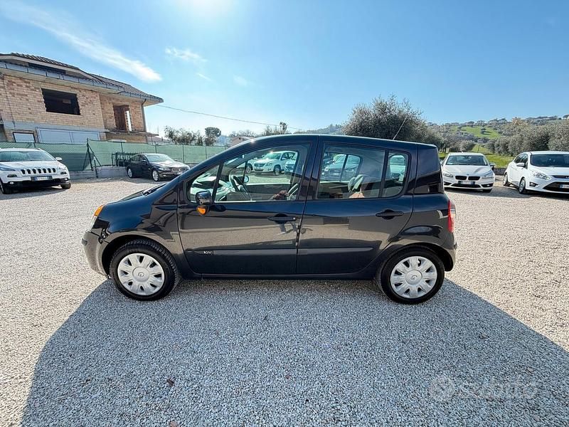 Usata Renault Modus 75 CV (55 kW) 2006 Nero Monovolume