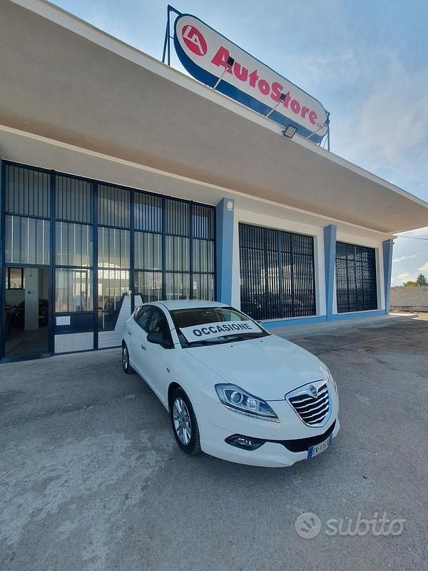 Usata Lancia Delta 105 CV (77 kW) 2014 Bianco Utilitaria