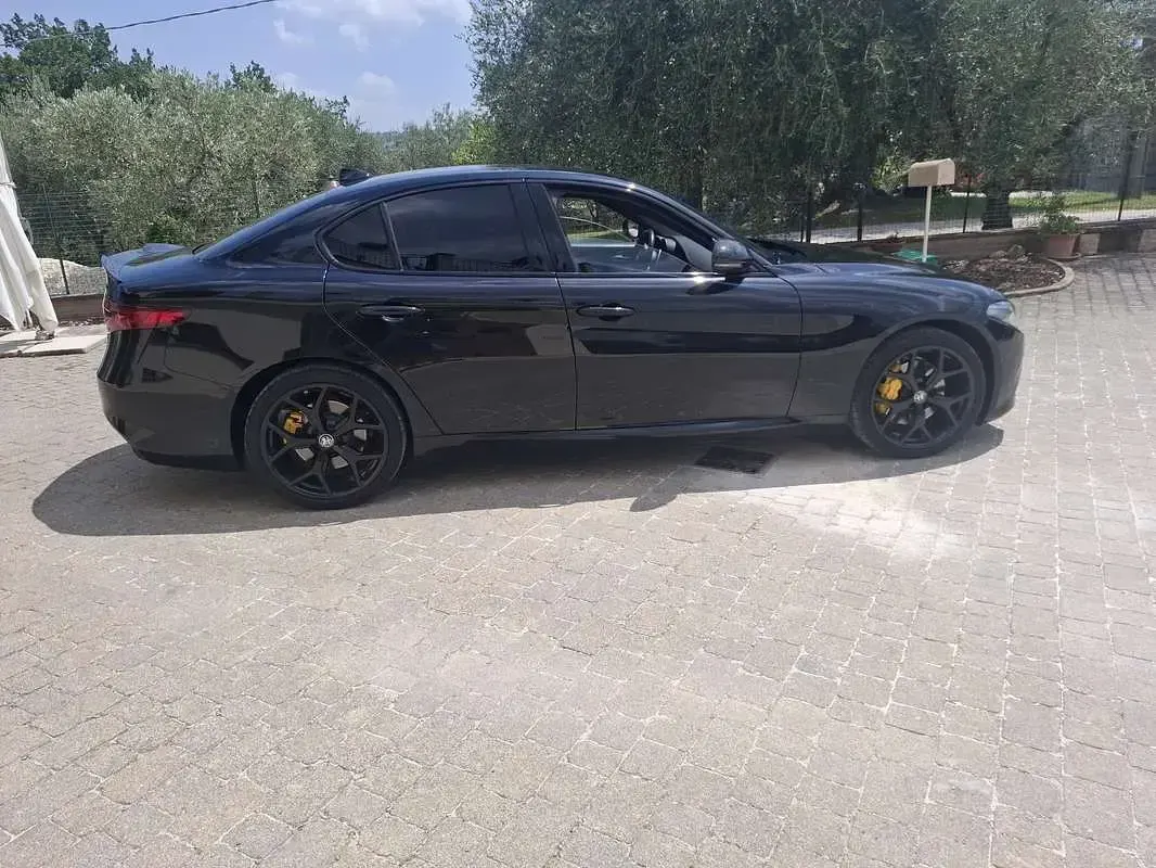Usata Alfa Romeo Giulia Ti 211 CV (155 kW) 2021 Nero Berlina
