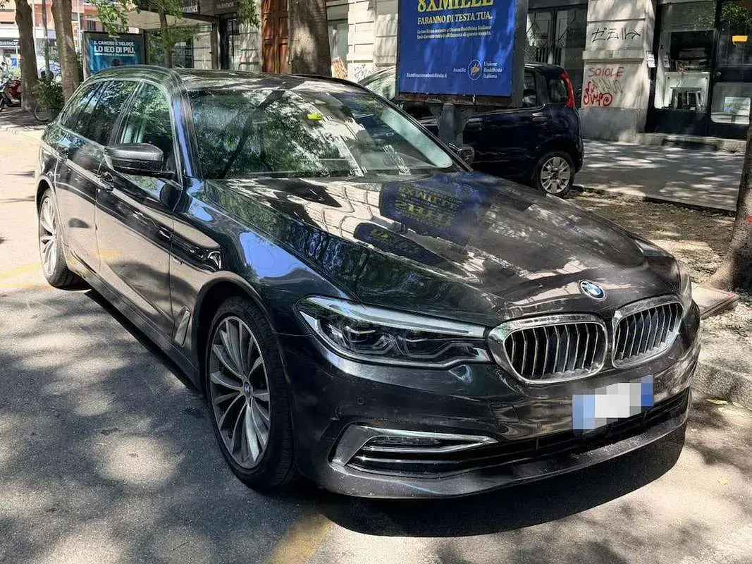Usata BMW 520 Luxury Line 190 CV (139 kW) 2019 Grigio Station wagon