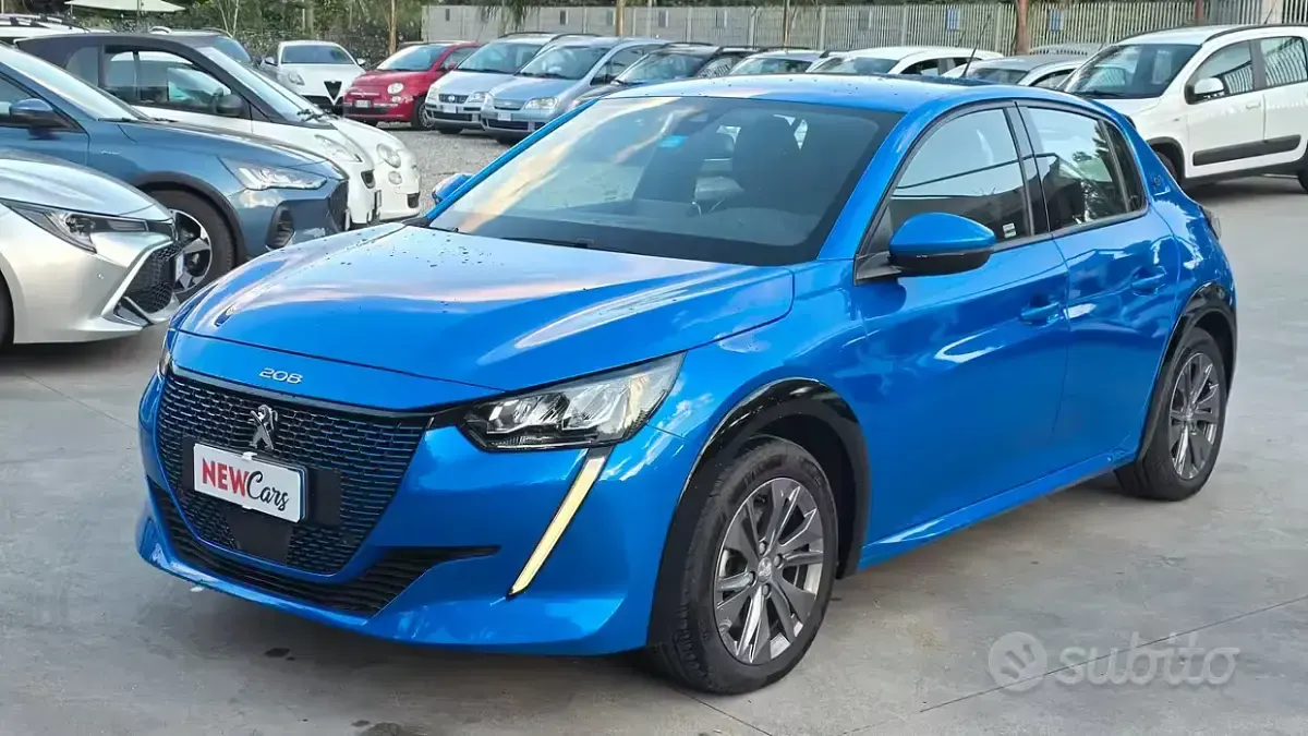 Usata Peugeot 208 Allure 56 kW (77 CV) 2021 Blu Utilitaria