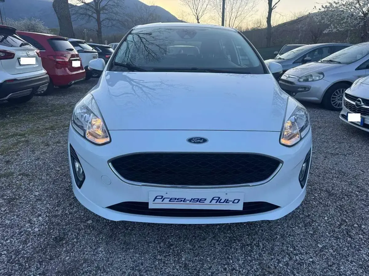 Usata Ford Fiesta 86 CV (63 kW) 2018 Bianco Utilitaria