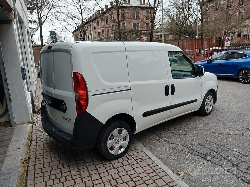 Usata Fiat Doblò 105 CV (77 kW) 2013 Bianco Monovolume
