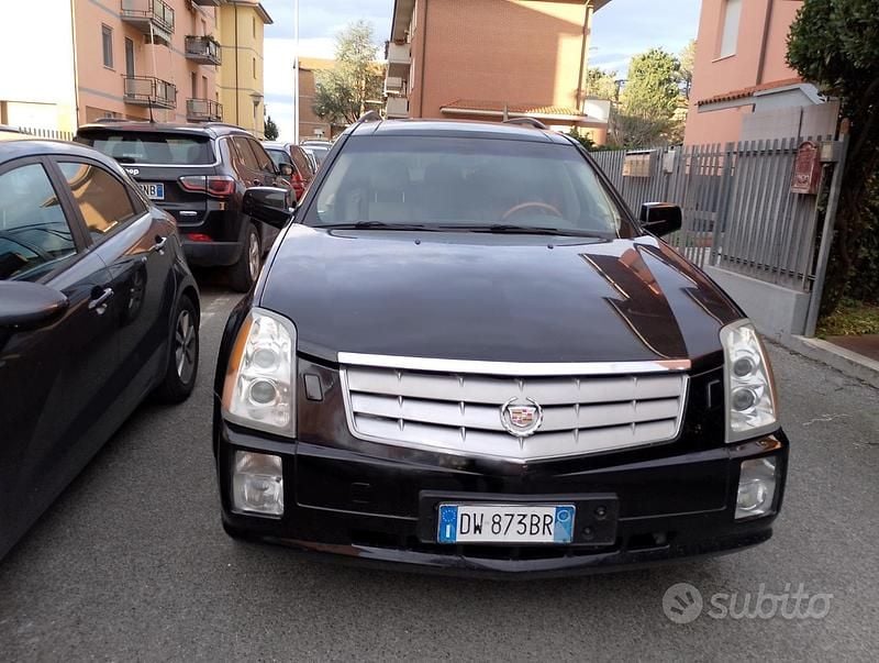 Nero Usata 2008 Cadillac SRX SUV | 7500 € - Immagine 1/4