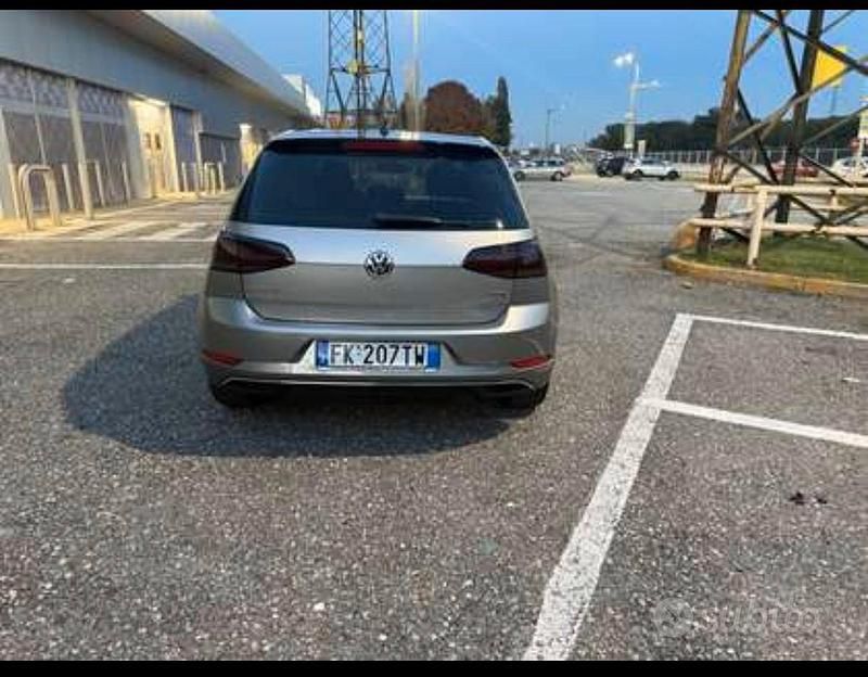 Second-hand VW Golf VII Business 116 CP (85 kW) 2017 Gri Berlinǎ