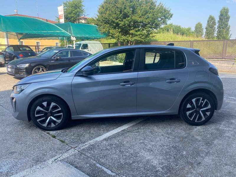 Usata Peugeot 208 Active 101 CV (74 kW) 2024 Grigio Utilitaria