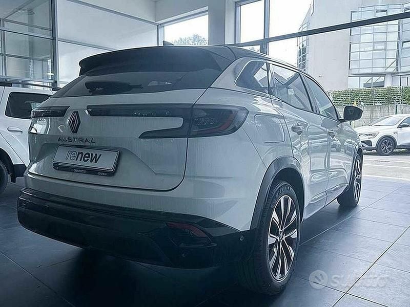 Usata Renault Austral Techno 200 CV (147 kW) 2023 Bianco tetto nero SUV