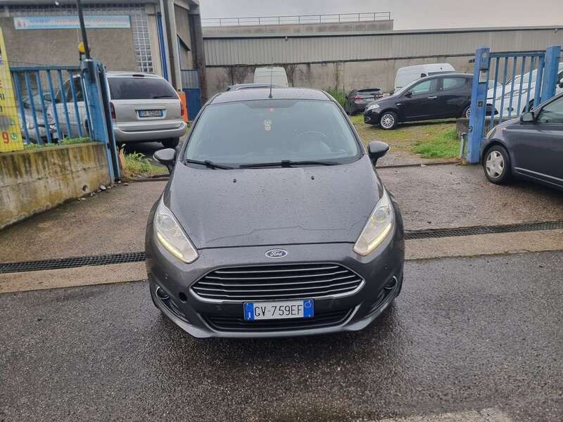 Grigio Usata 2016 Ford Fiesta ST-Line Utilitaria | 6900 € - Immagine 1/4