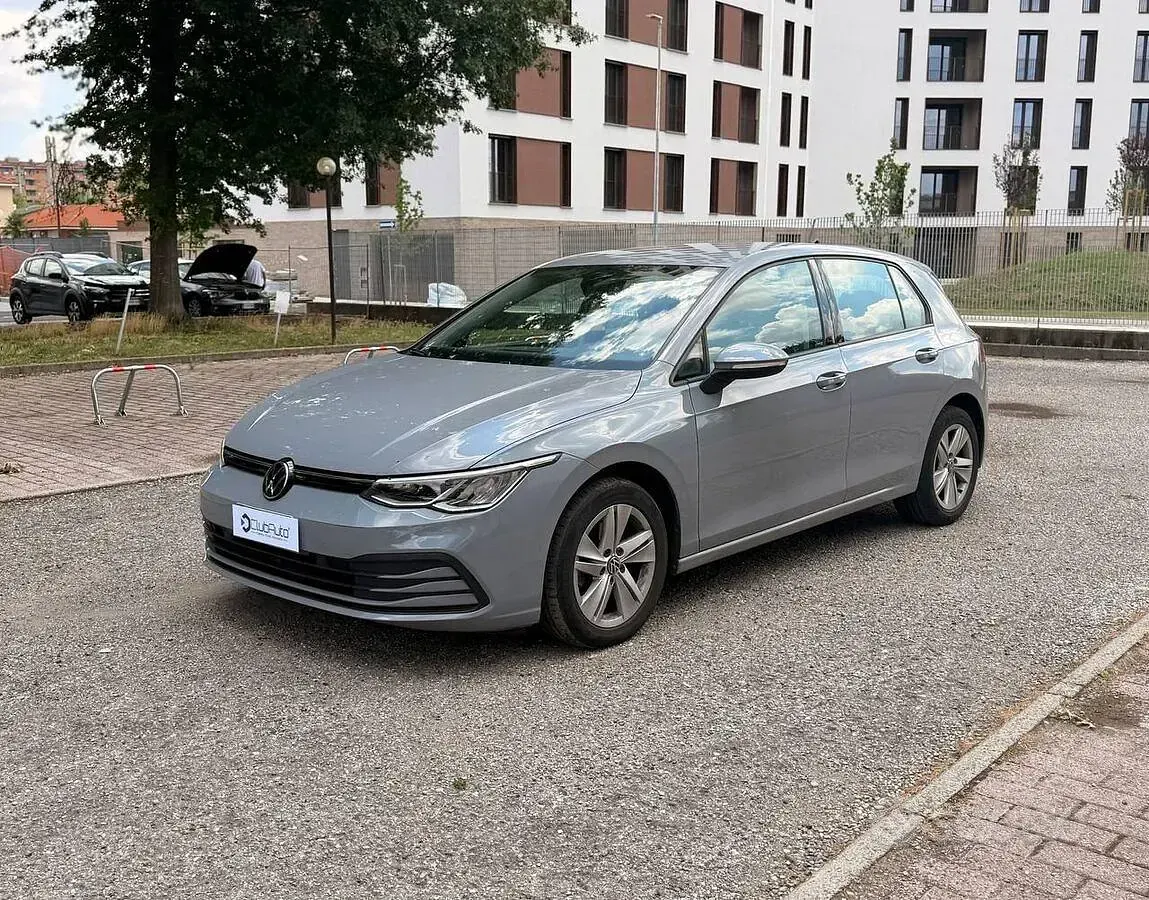 Usata VW Golf VIII Life 116 CV (85 kW) 2022 Grigio Berlina