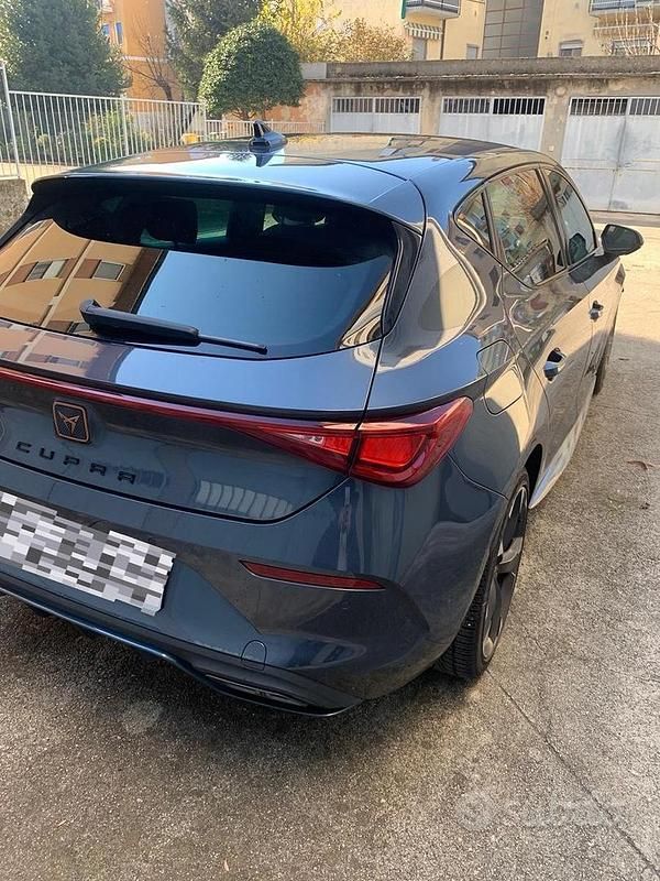 Usata Cupra Leon 150 CV (110 kW) 2024 Grigio Berlina