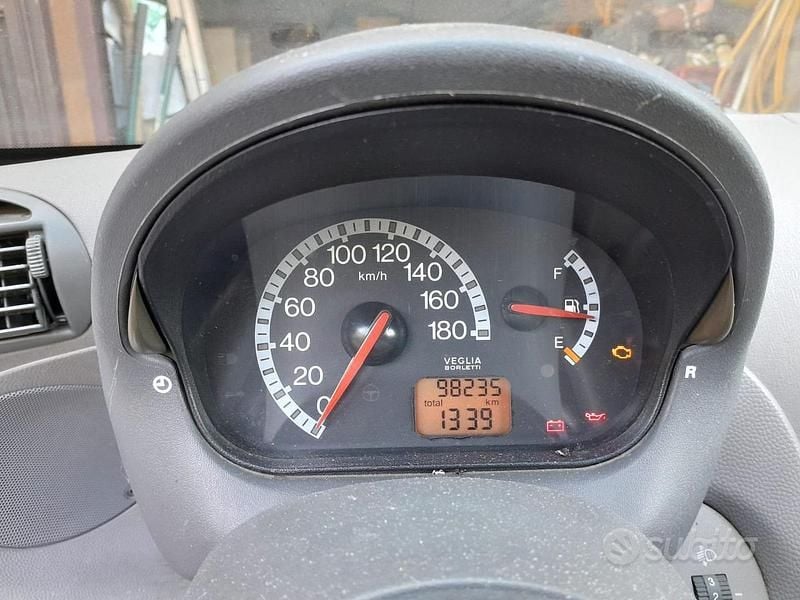 Usata Fiat 600 54 CV (39 kW) 2008 Bianco Berlina