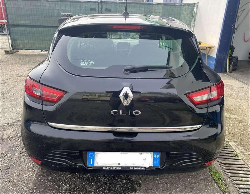 Usata Renault Clio IV Expression 75 CV (55 kW) 2013 Nero Berlina