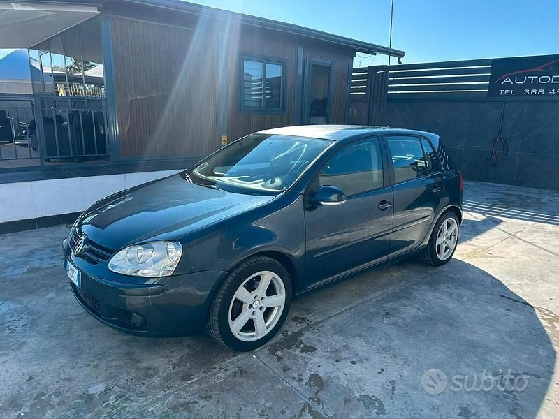 Usata VW Golf 101 CV (74 kW) 2008 Blu Berlina