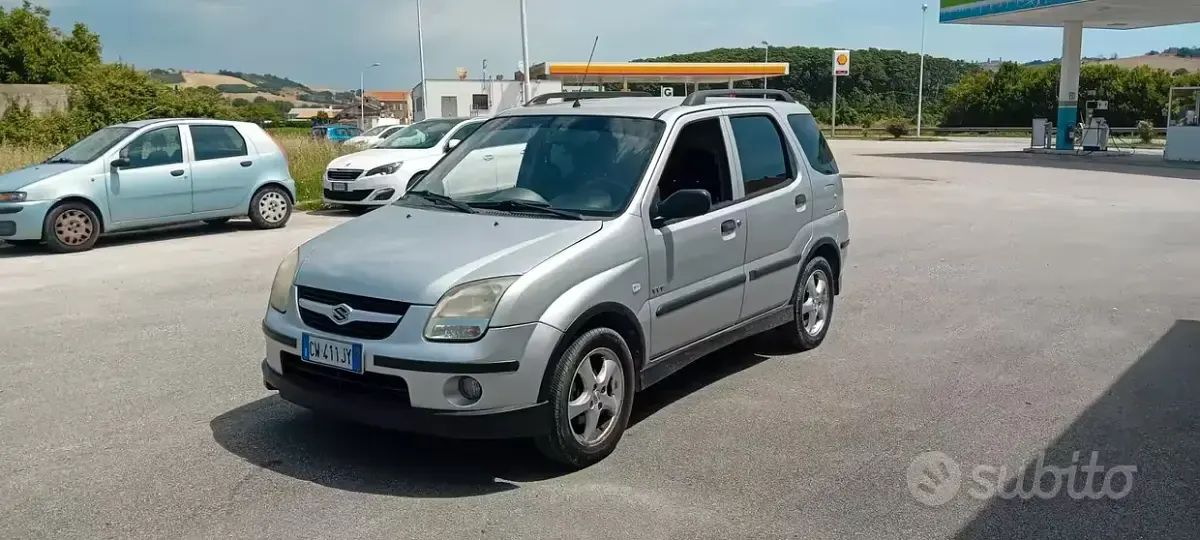 Usata Suzuki Ignis 94 CV (69 kW) 2005 Grigio Utilitaria