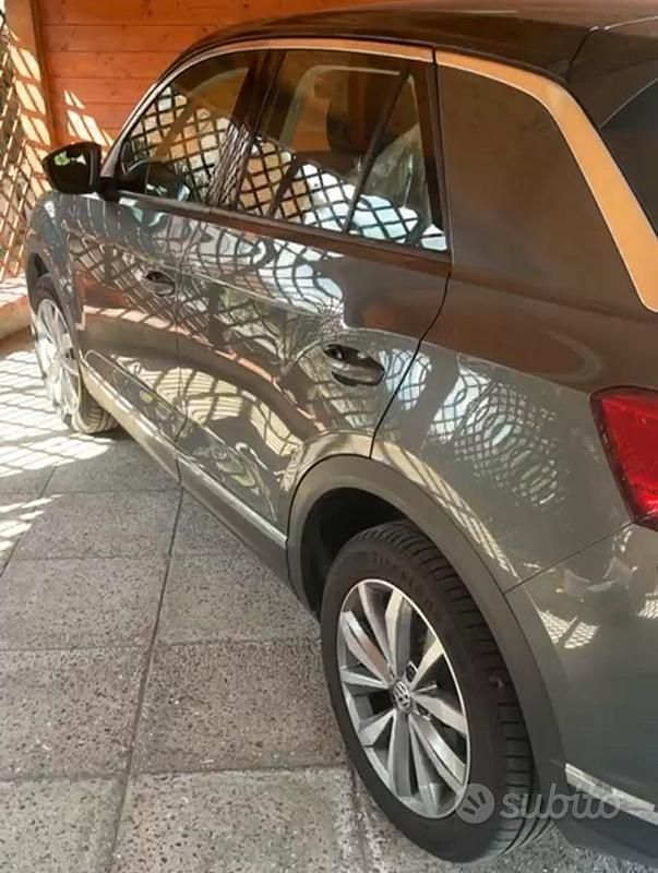 Usata VW T-Roc Advance 150 CV (110 kW) 2019 Grigio SUV