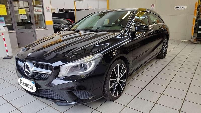 Usata Mercedes CLA220 Shooting Brake Executive 177 CV (130 kW) 2016 Nero Station wagon