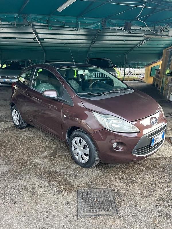 Usata Ford Ka 75 CV (55 kW) 2012 Marrone Utilitaria