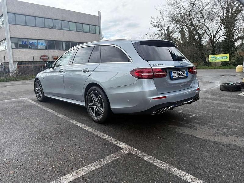 Usata Mercedes E300 Premium Plus 194 CV (142 kW) 2020 Argento Station wagon