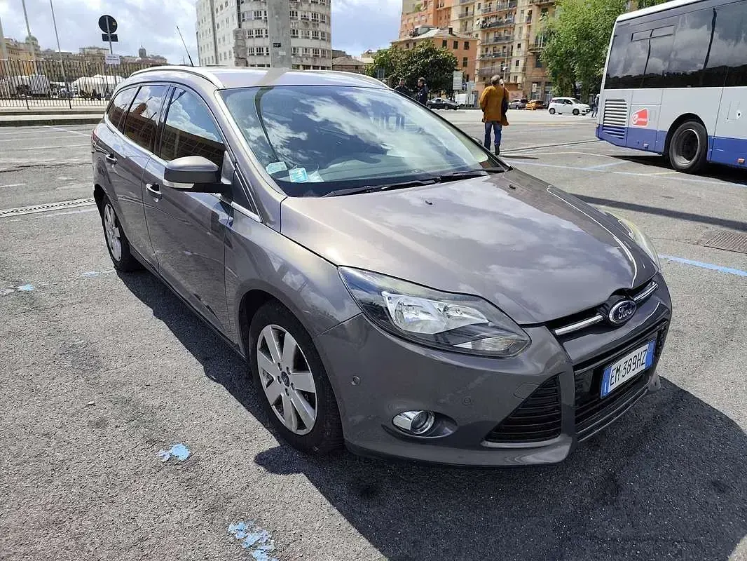 Usata Ford Focus 116 CV (85 kW) 2012 Marrone Station wagon