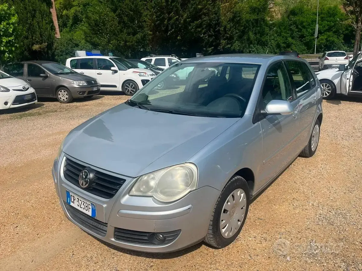 Usata VW Polo Sportline 86 CV (63 kW) 2005 Grigio Utilitaria