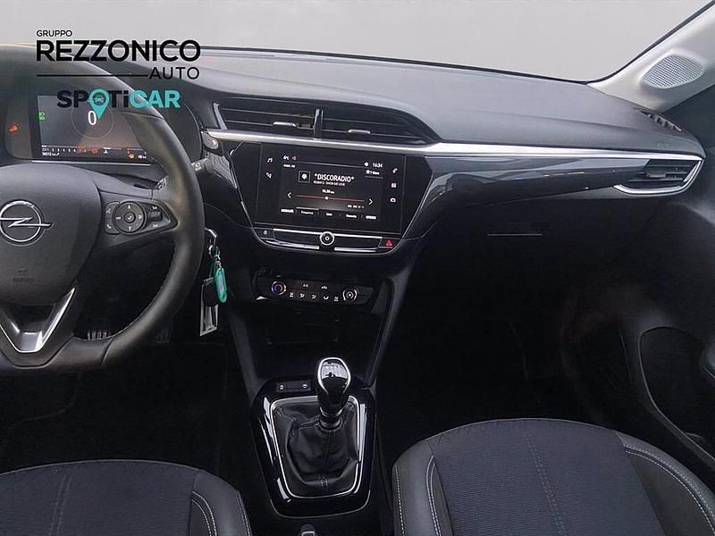 Używany Opel Corsa Elegance 101 KM (74 kW) 2023 Biały Hatchback
