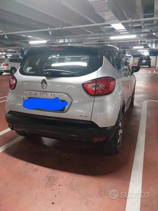 Usata Renault Captur Life 90 CV (66 kW) 2017 Grigio SUV