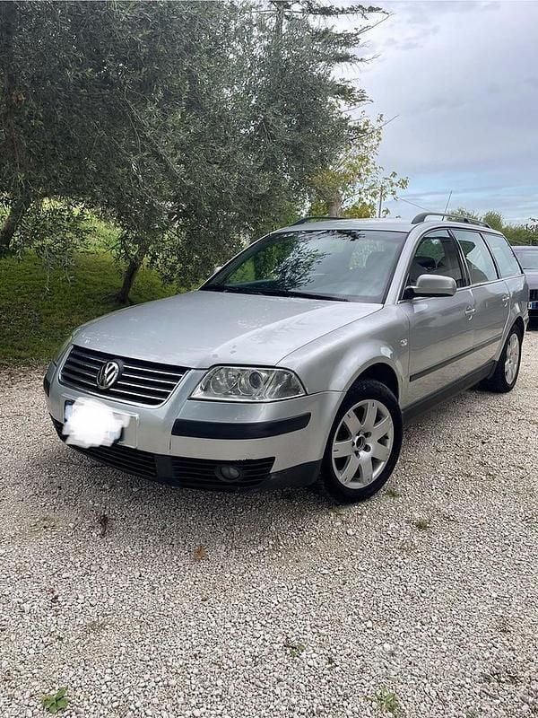 Usata VW Passat 130 CV (95 kW) 2002 Grigio Station wagon