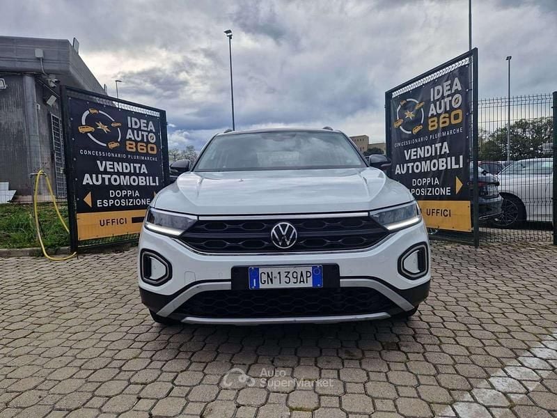 Używany VW T-Roc Life 110 KM (80 kW) 2023 Biały SUV