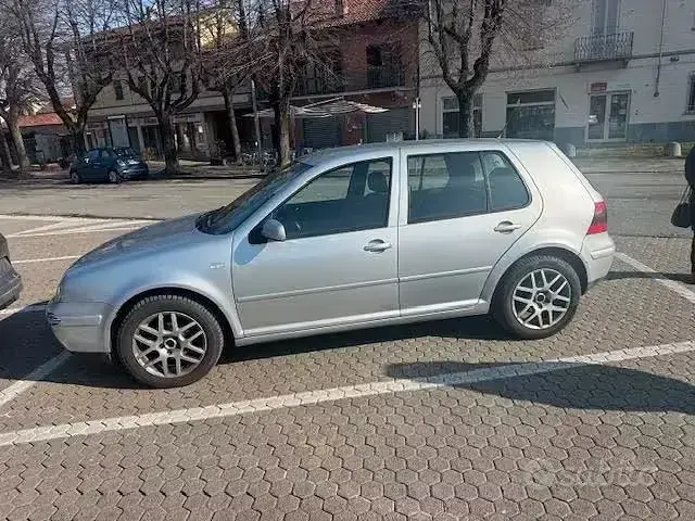 Usata VW Golf IV 105 CV (77 kW) 2004 Grigio Berlina