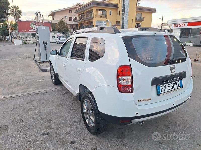 Usata Dacia Duster Lauréate 115 CV (84 kW) 2017 Bianco SUV
