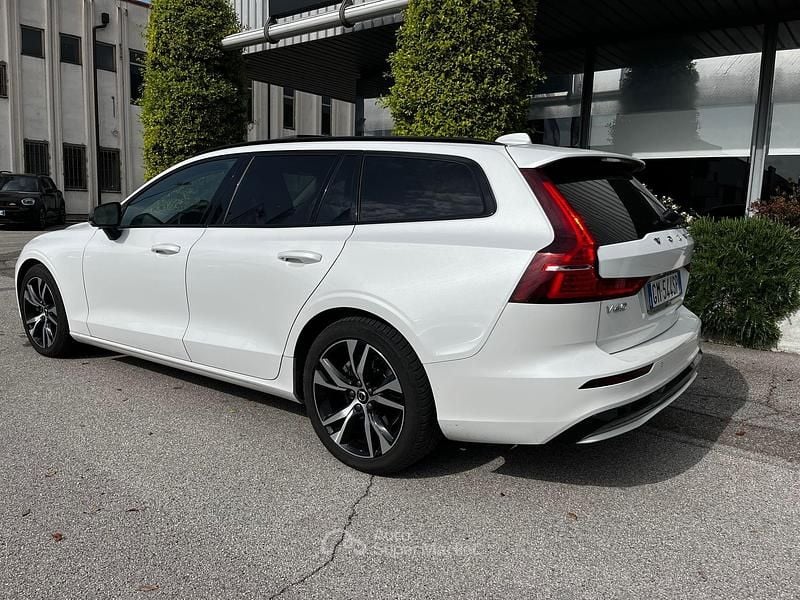 Usata Volvo V60 Plus 197 CV (144 kW) 2023 Bianco Station wagon