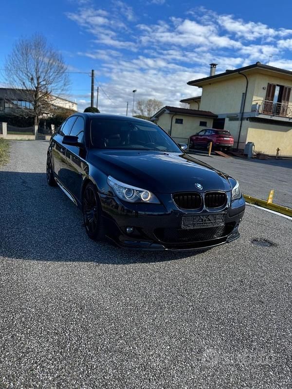 Usata BMW 530 M Sport 272 CV (200 kW) 2008 Blu Berlina