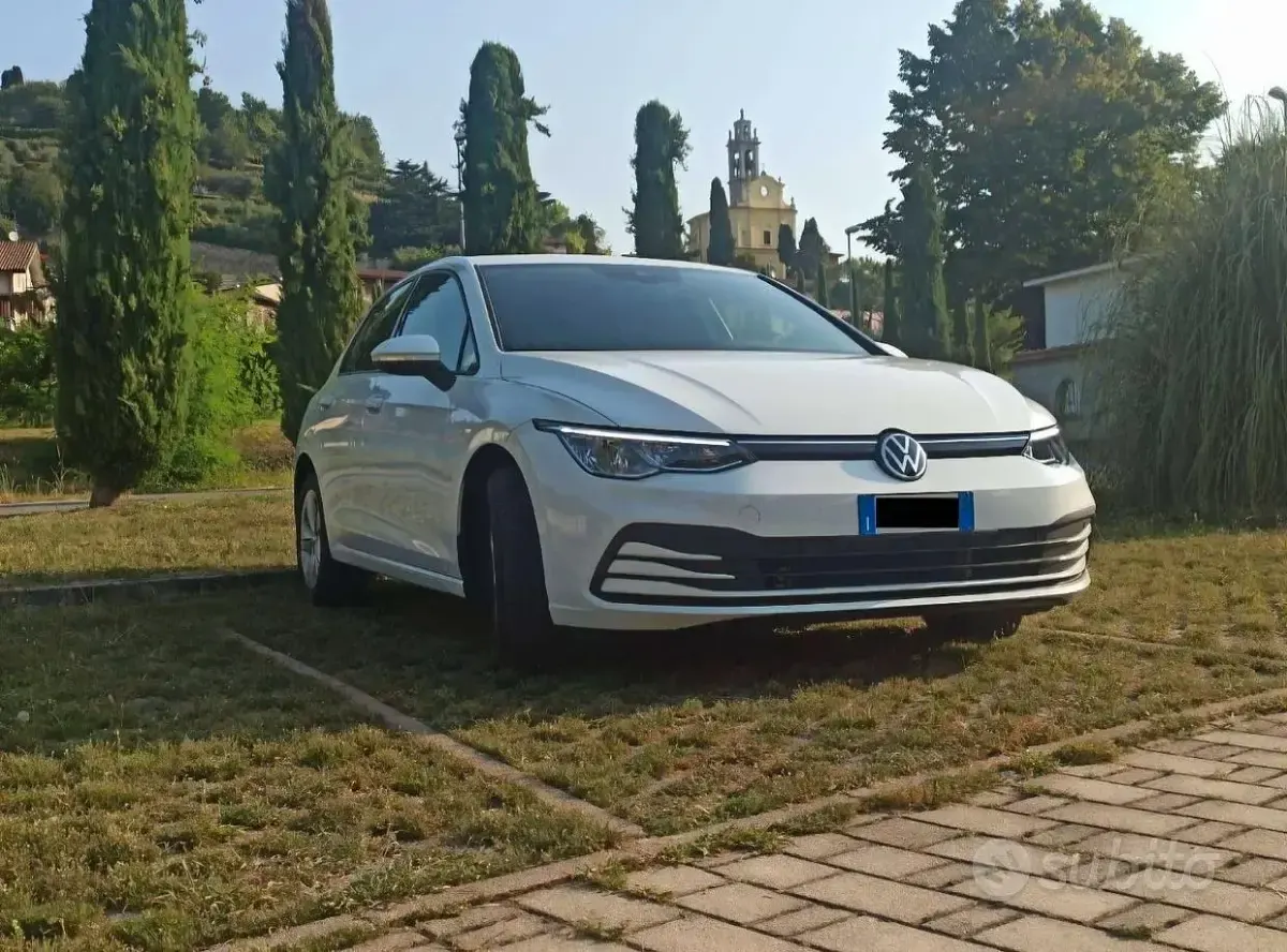 Usata VW Golf VIII Life 150 CV (110 kW) 2020 Bianco Berlina