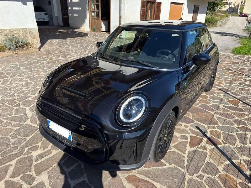 Nero Usata 2022 Mini Cooper SE Classic Due volumi | 15.000 € (Super prezzo) - Immagine 1/4