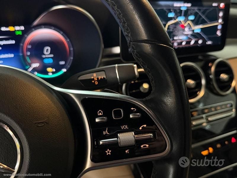 Usata Mercedes GLC300e 194 CV (142 kW) 2021 Nero Coupé