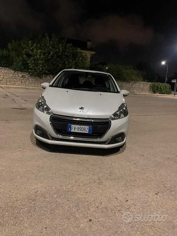 Usata Peugeot 208 82 CV (60 kW) 2019 Bianco Utilitaria