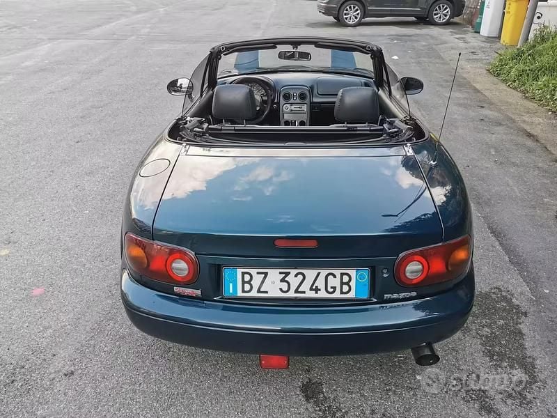 Usata Mazda MX5 90 CV (66 kW) 1997 Blu/azzurro Cabrio